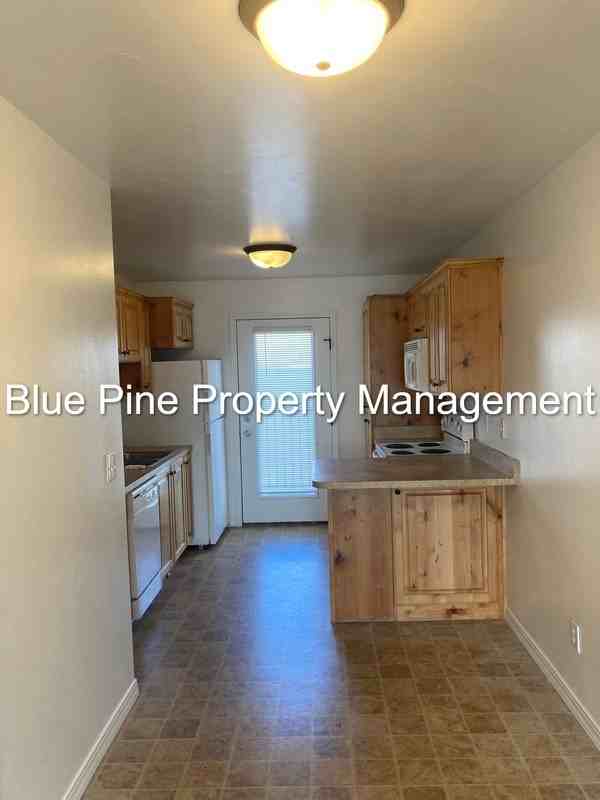 2866 Hunters Loop #500 - Photo 4 of 12