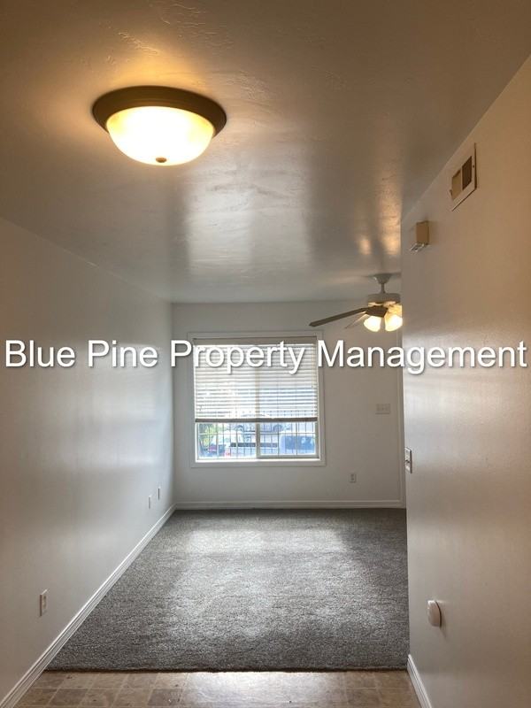 2866 Hunters Loop #500 - Photo 5 of 12