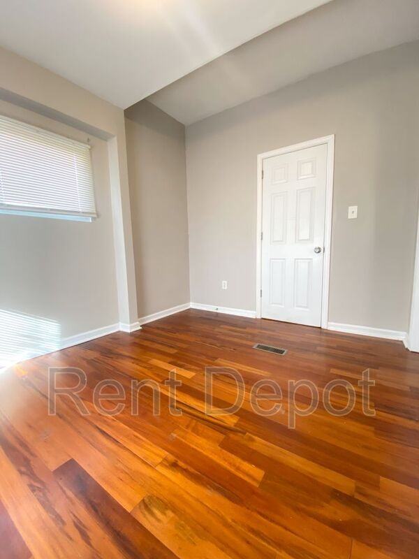 605 N Kerth Ave - Photo 3 of 11