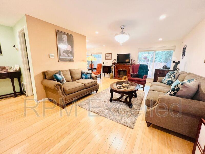 2855 Forest Ridge Dr Se - Photo 2 of 22