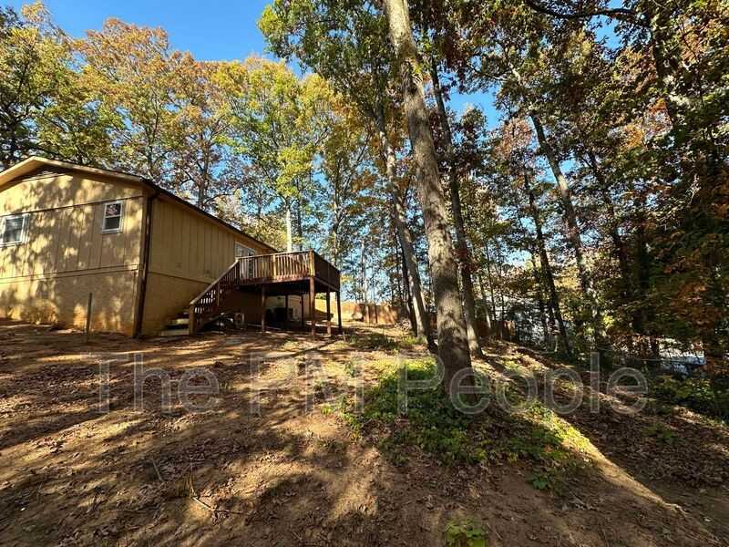 50 Greenland Dr - Photo 3 of 18