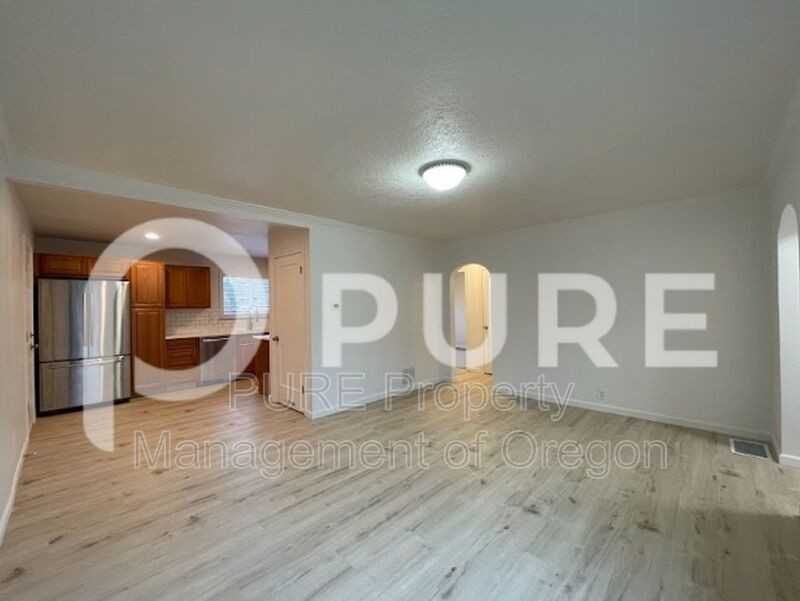 12405 Se Stephens St - Photo 3 of 17