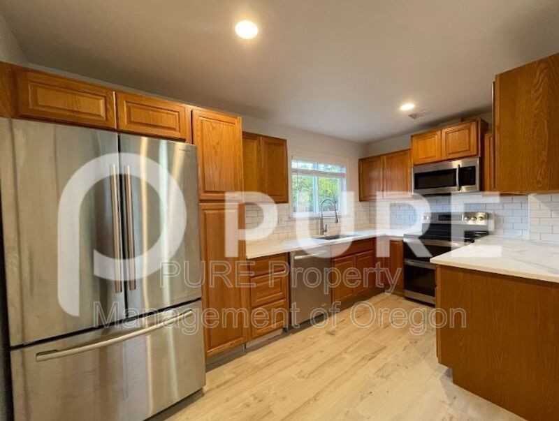 12405 Se Stephens St - Photo 2 of 17