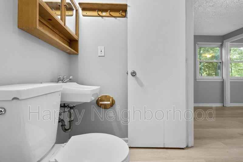 451 Divinity St #I - Photo 6 of 27