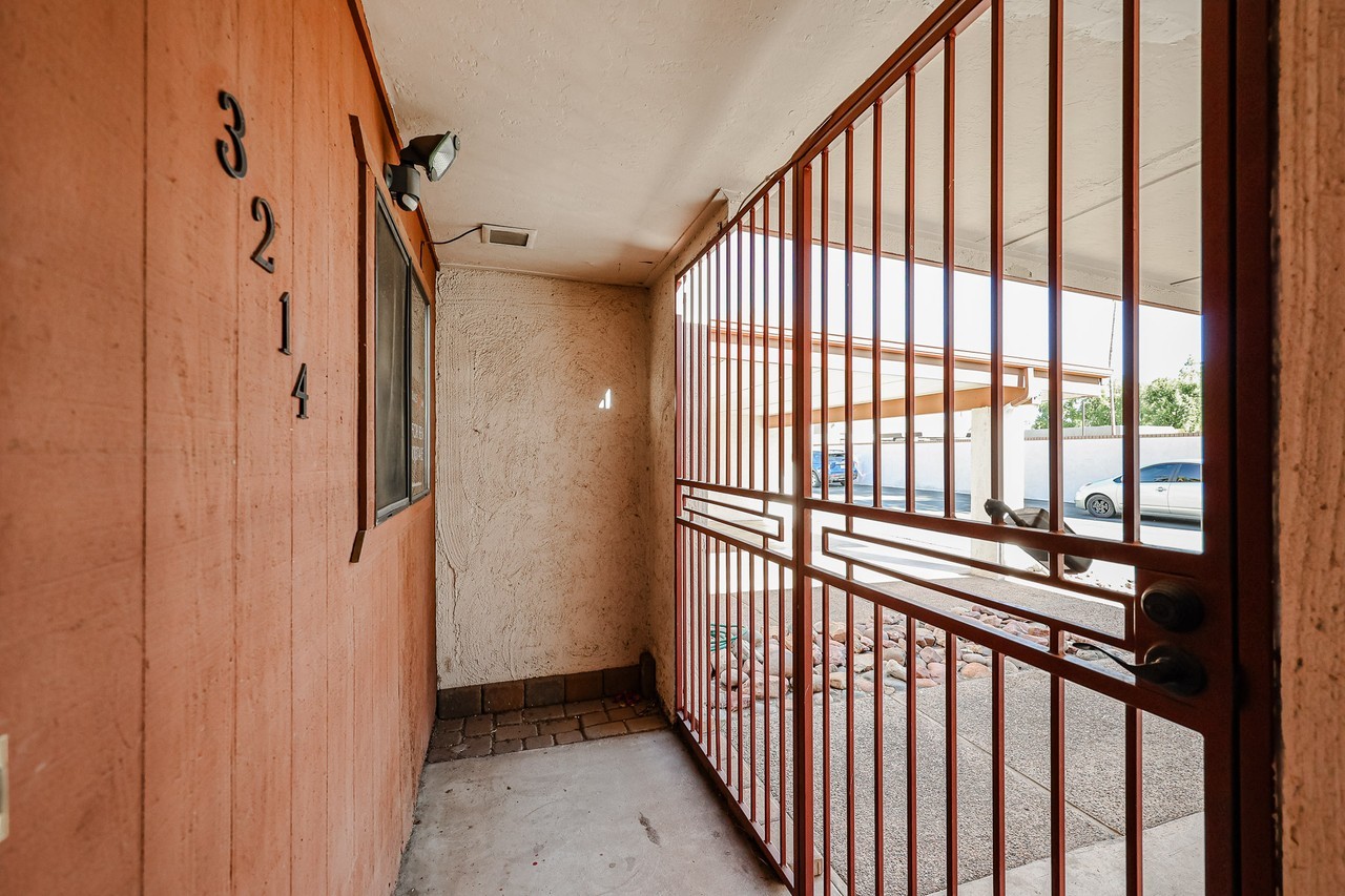3214 S El Camino Dr - Photo 2 of 40