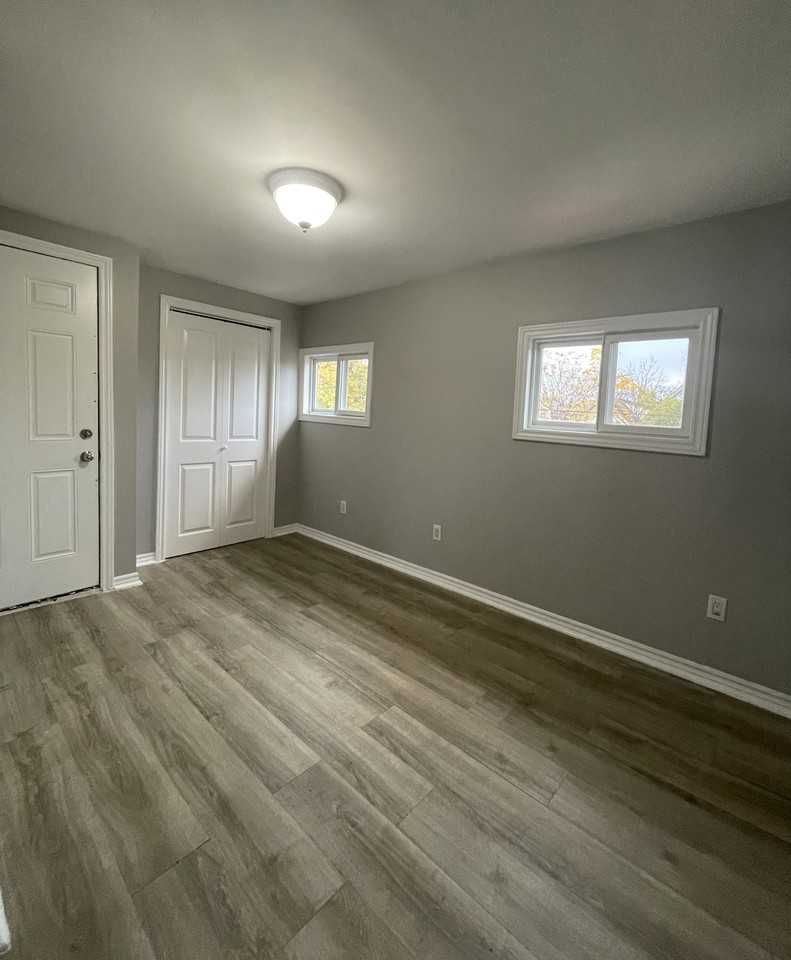 174 Rosslyn Avenue North Apartments 174 Rosslyn Ave N, Hamilton, ON