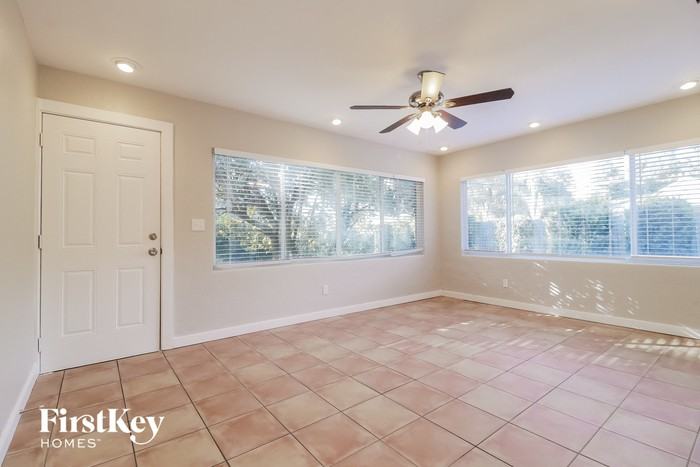 4292 Kendrick Rd - Photo 3 of 15
