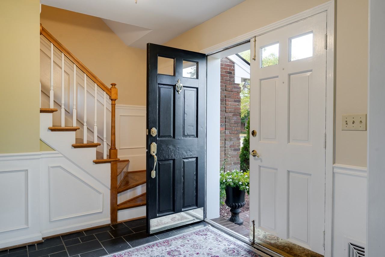 3523 Sorrento Avenue - Photo 3 of 17