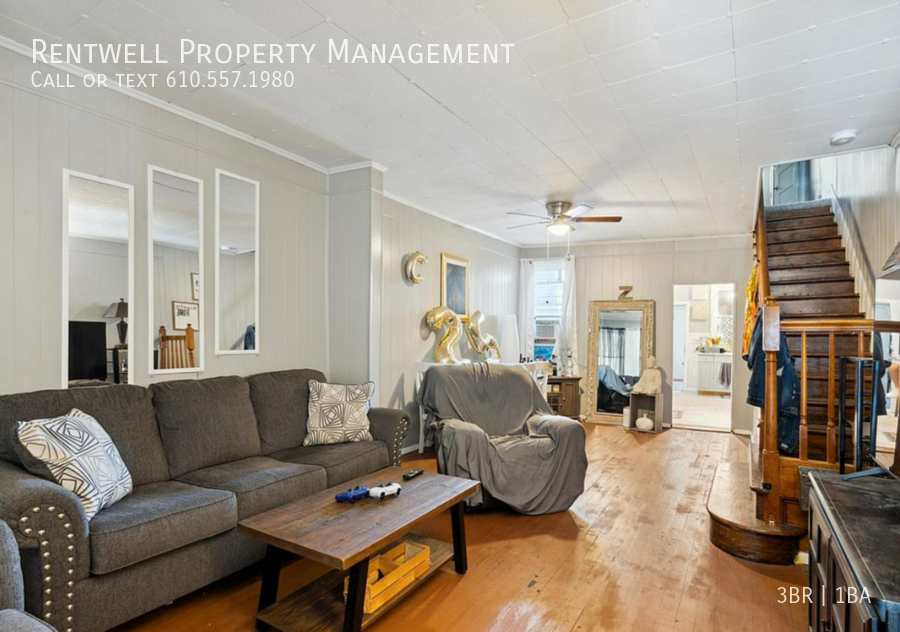 1115 E 11th St - Photo 2 of 6