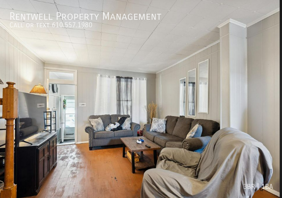 1115 E 11th St - Photo 3 of 6