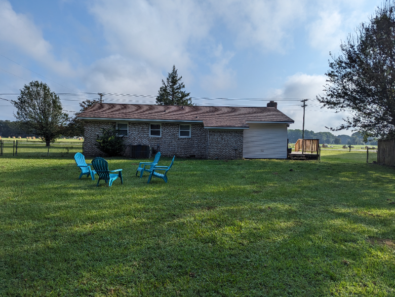 836 Oleander Dr - Photo 3 of 17