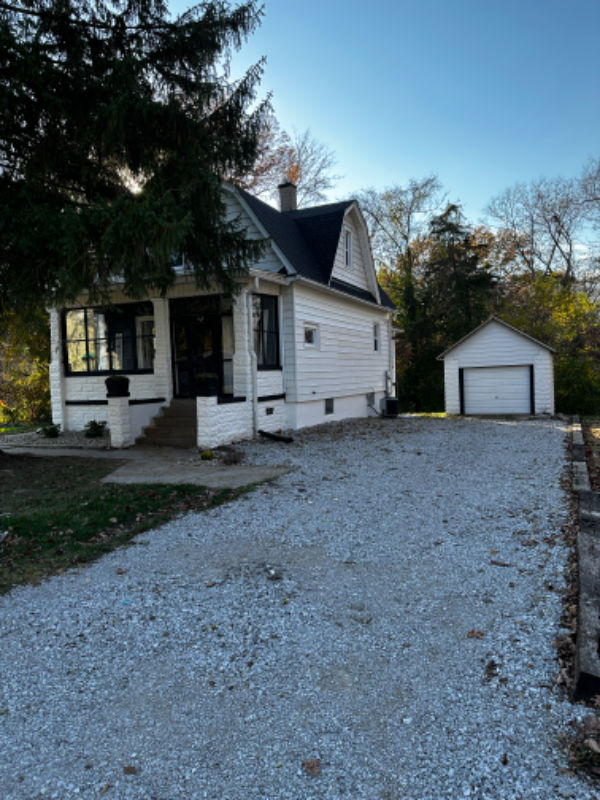 515 Elsie Ave - Photo 2 of 13