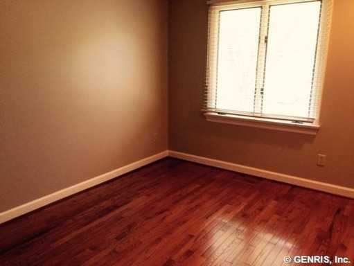 12 Tobey Ct - Photo 3 of 15