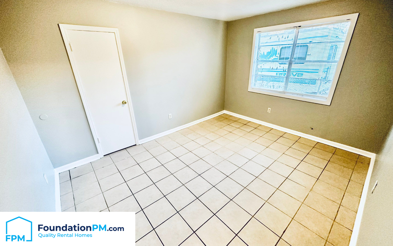 3462 Buchanan Ave #2 - Photo 5 of 7