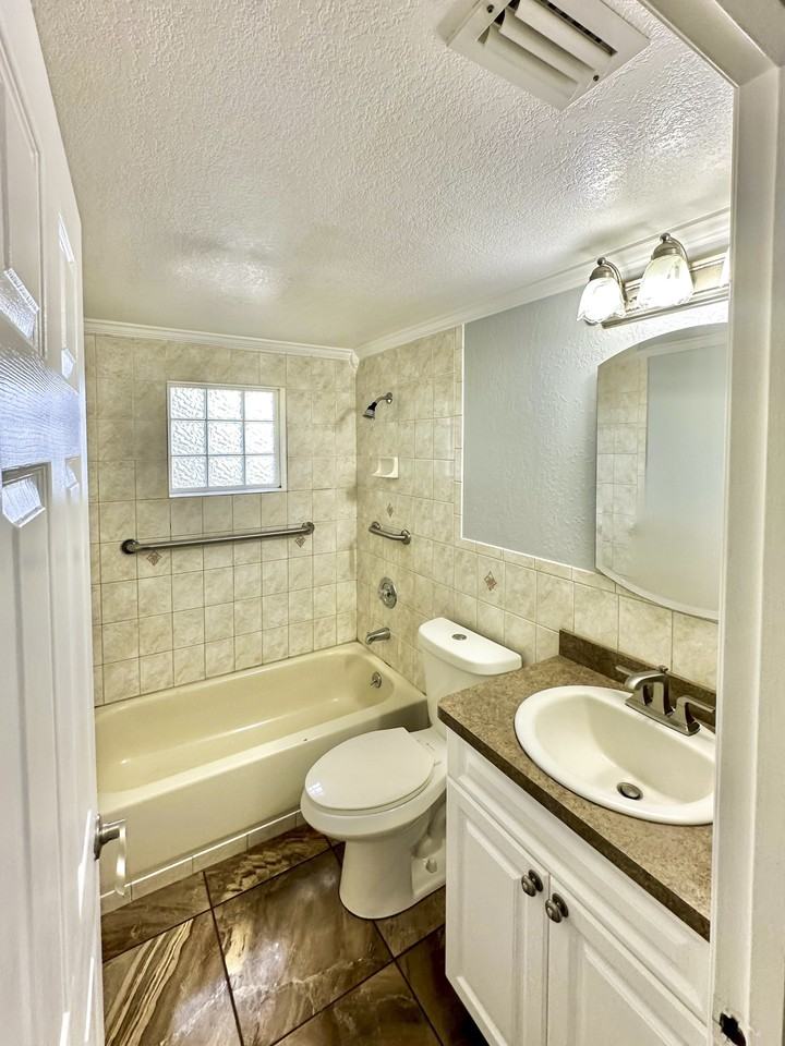 Harding Dr - Photo 2 of 7