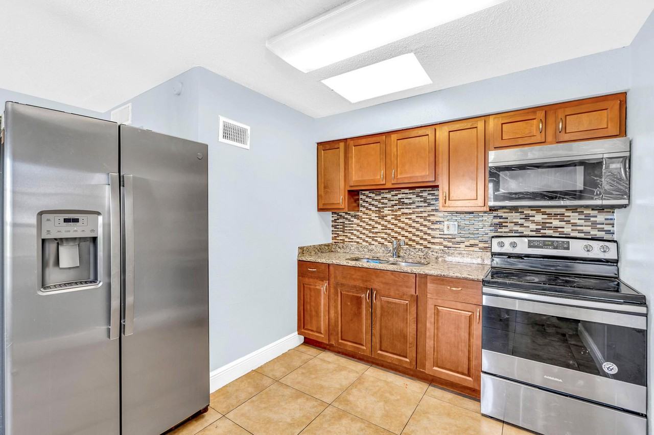 Vanguard St - Photo 5 of 10