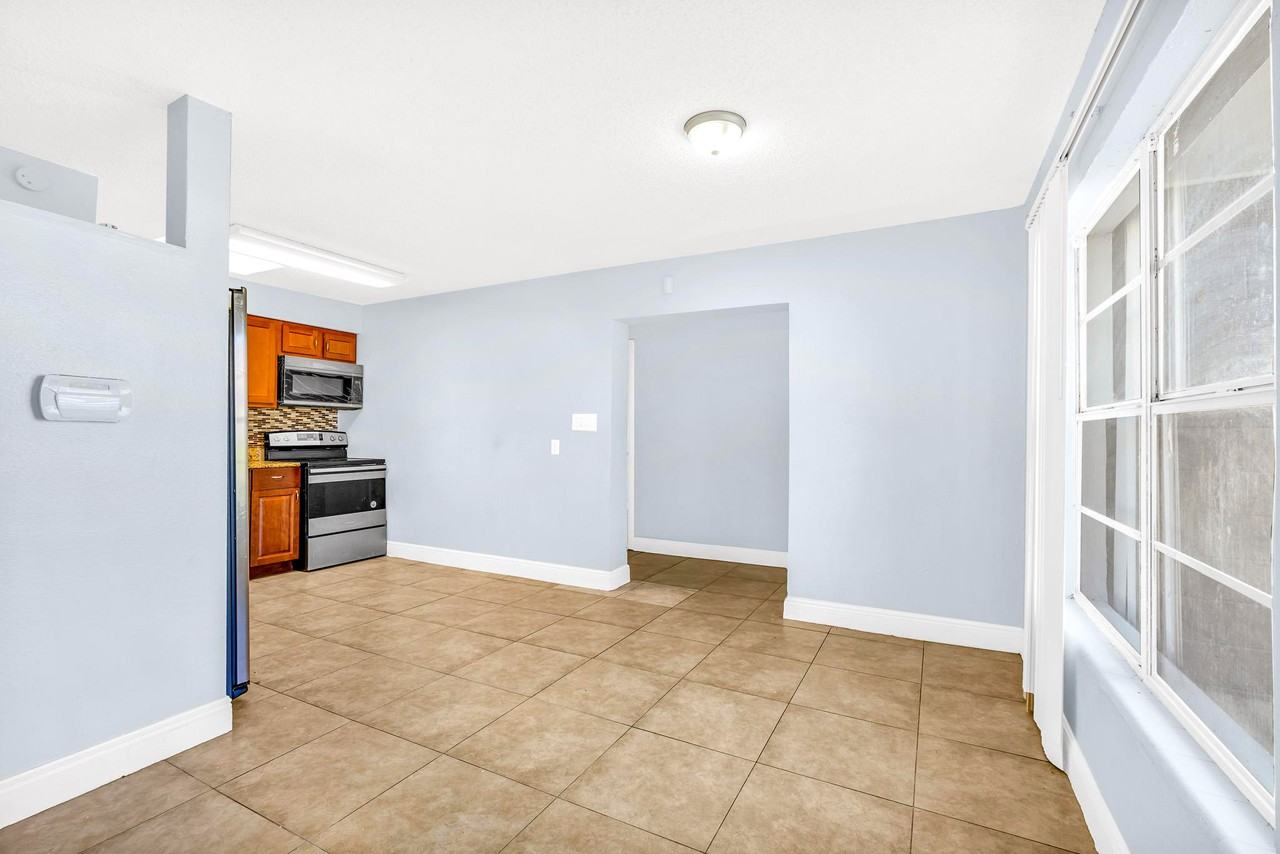 Vanguard St - Photo 7 of 10