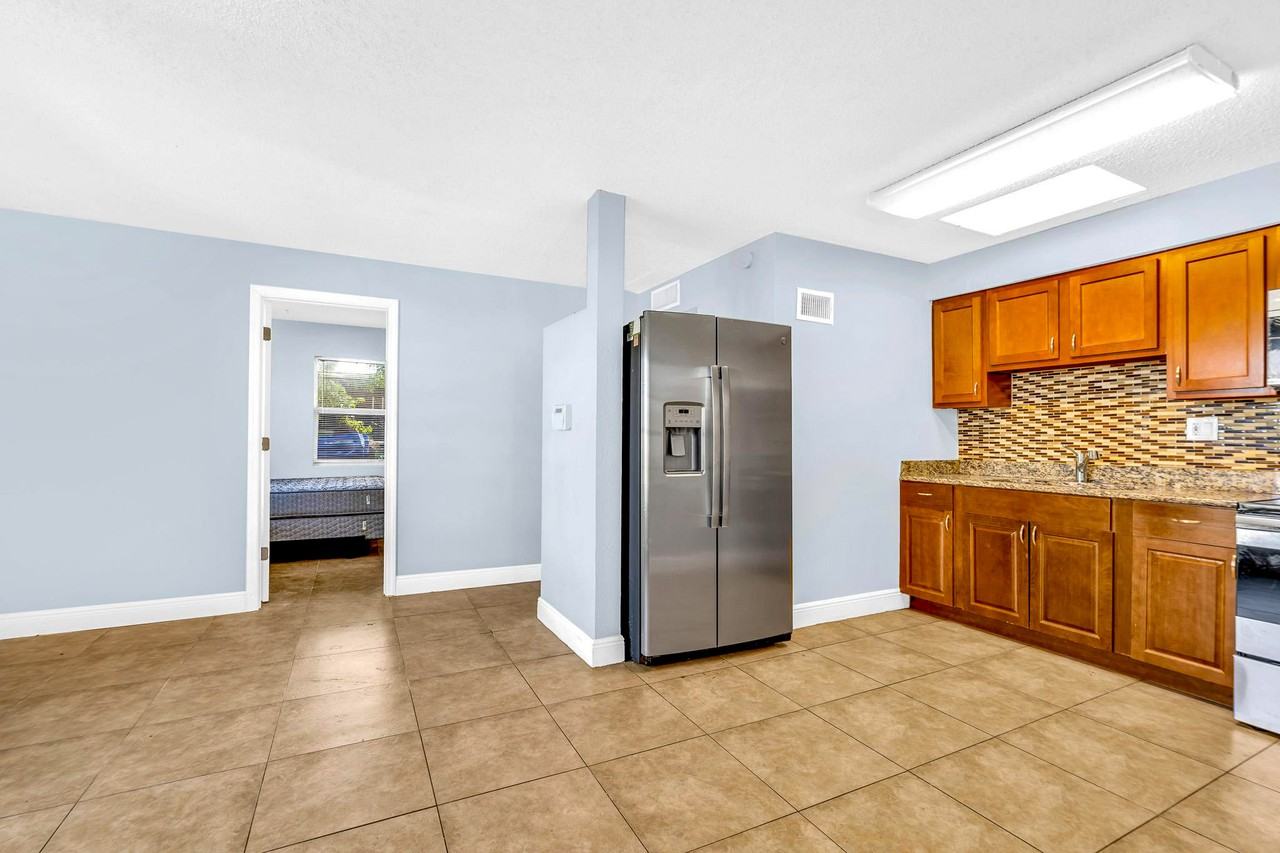 Vanguard St - Photo 6 of 10