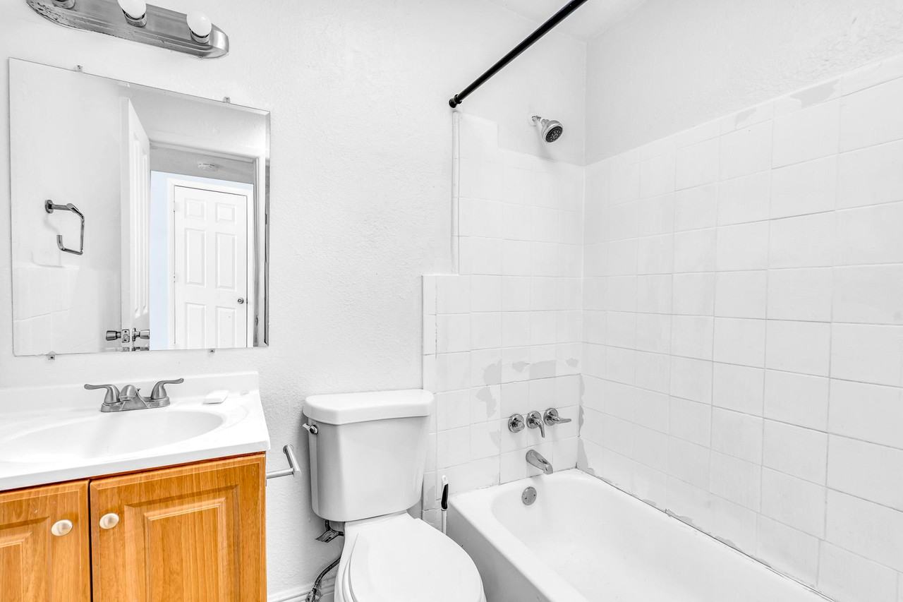 Vanguard St - Photo 4 of 10