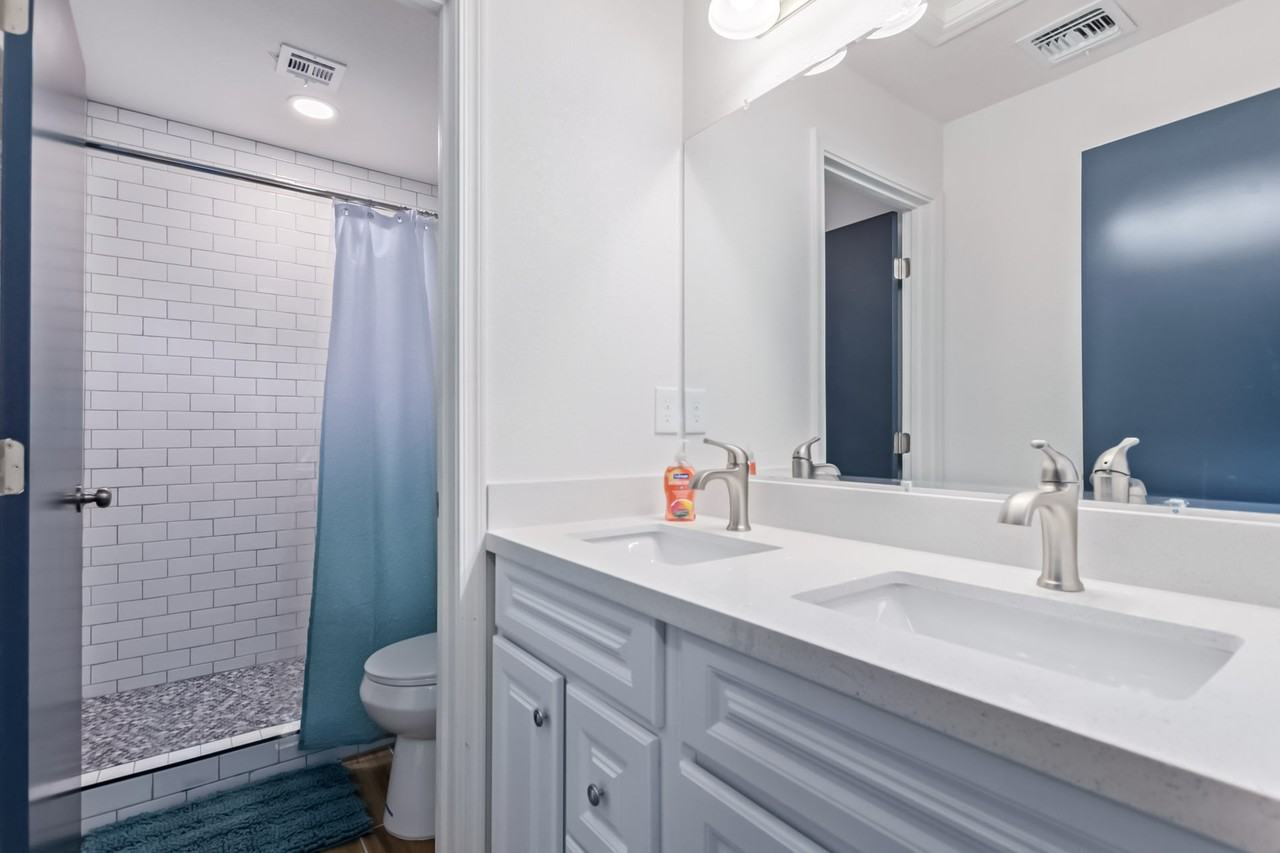 E Flint St - Photo 5 of 19