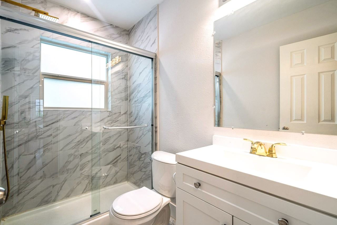 Live Oak St - Photo 5 of 15