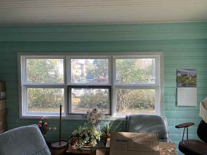 4810 47 St #4810 - Photo 2 of 5