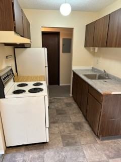 Spruce Manor - Photo 2 of 6