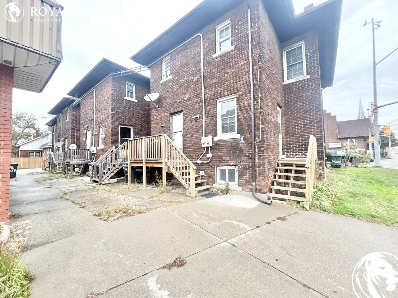 1691 Dougall Ave - Photo 3 of 39