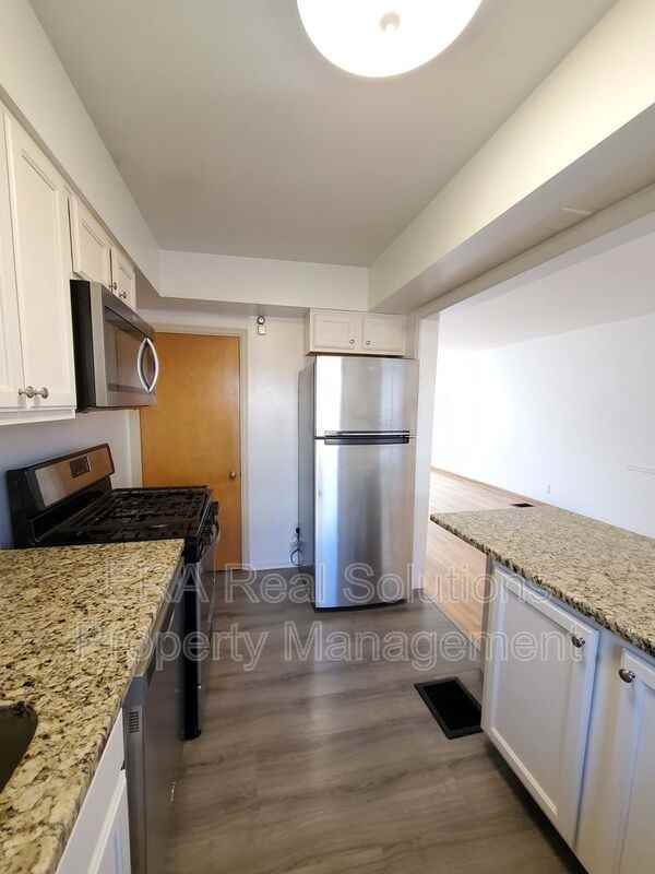 1534 Waltham Rd - Photo 2 of 24