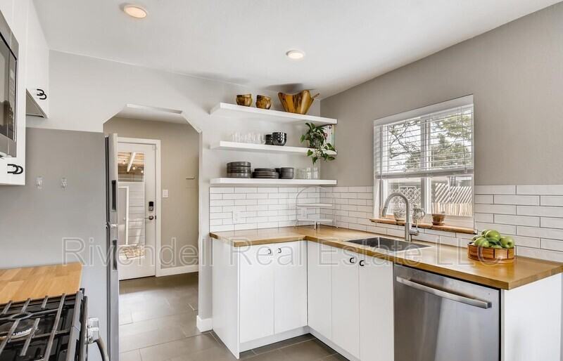 1044 S Clay St - Photo 2 of 17