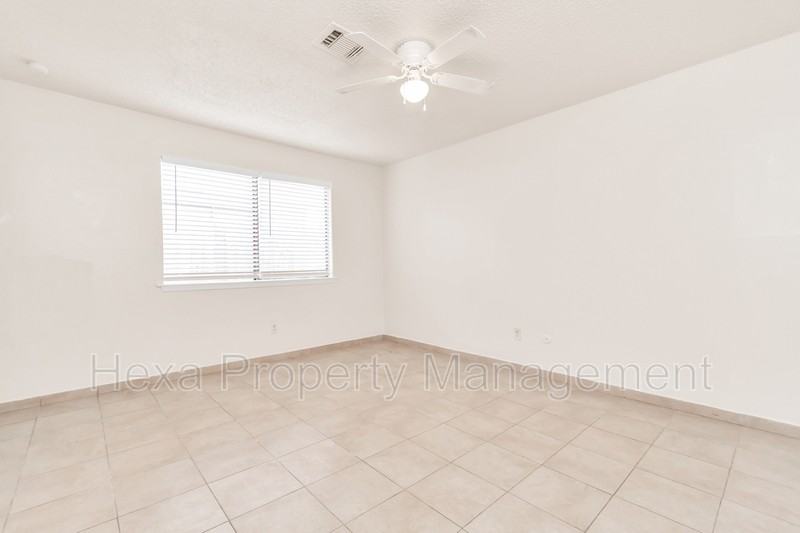 6021 Bonn Echo Ln - Photo 7 of 15