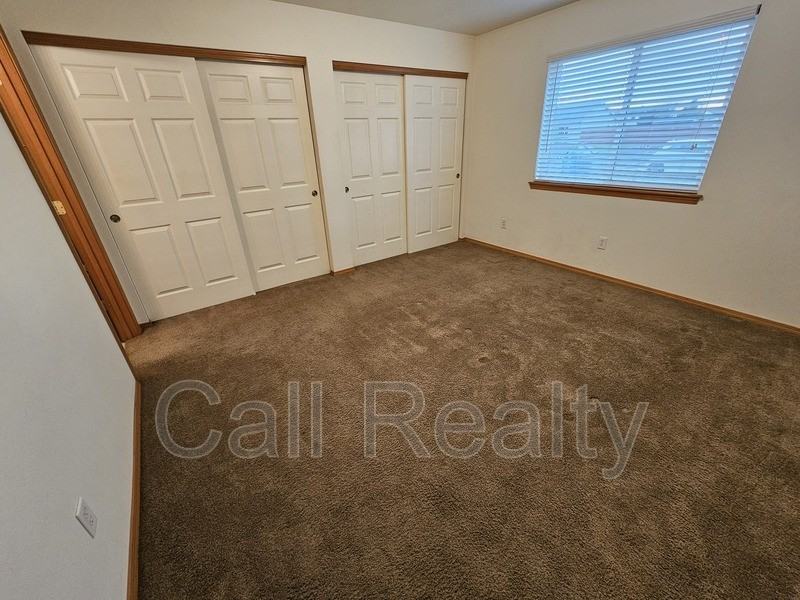 1517 N Mamer Rd - Photo 5 of 11
