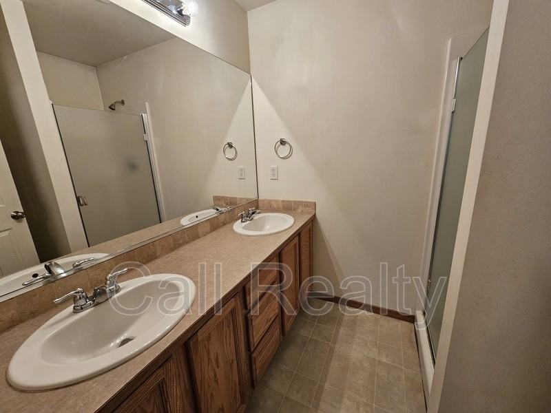 1517 N Mamer Rd - Photo 6 of 11