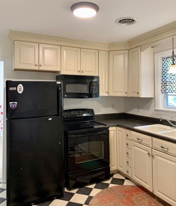 8838 Chippenham Rd - Photo 2 of 17