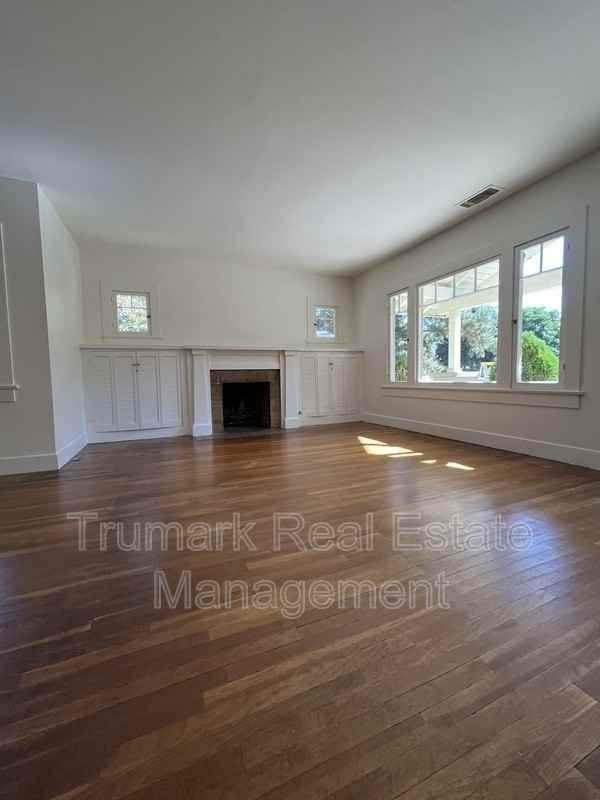 1887 Monte Vista St - Photo 7 of 21