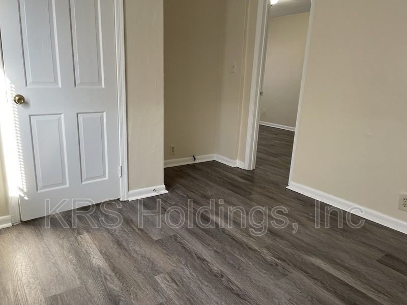 611 W Ocean View Ave #9 - Photo 7 of 12