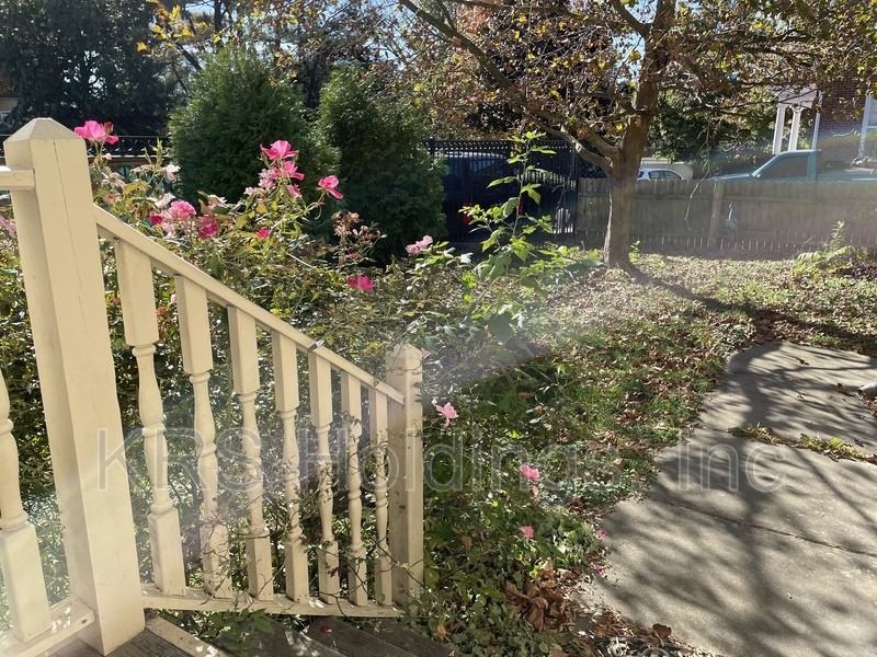 3215 Omohundro Ave - Photo 4 of 29