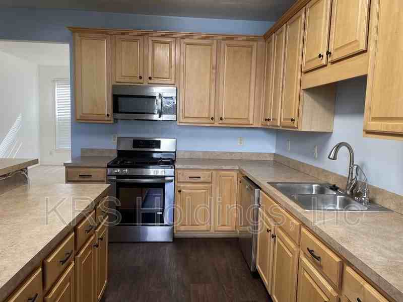 3215 Omohundro Ave - Photo 6 of 29