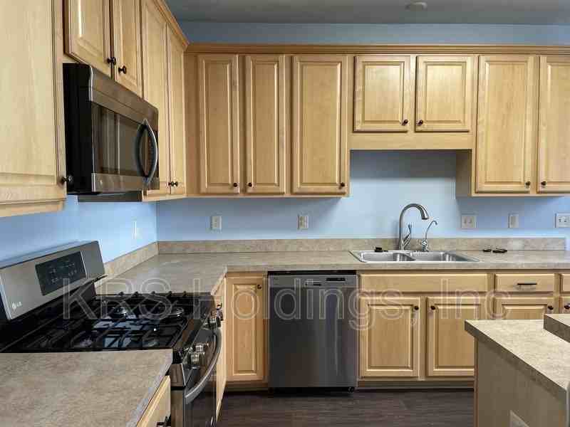 3215 Omohundro Ave - Photo 7 of 29