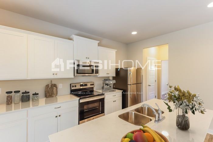 10930 Woodland Dr - Photo 3 of 22