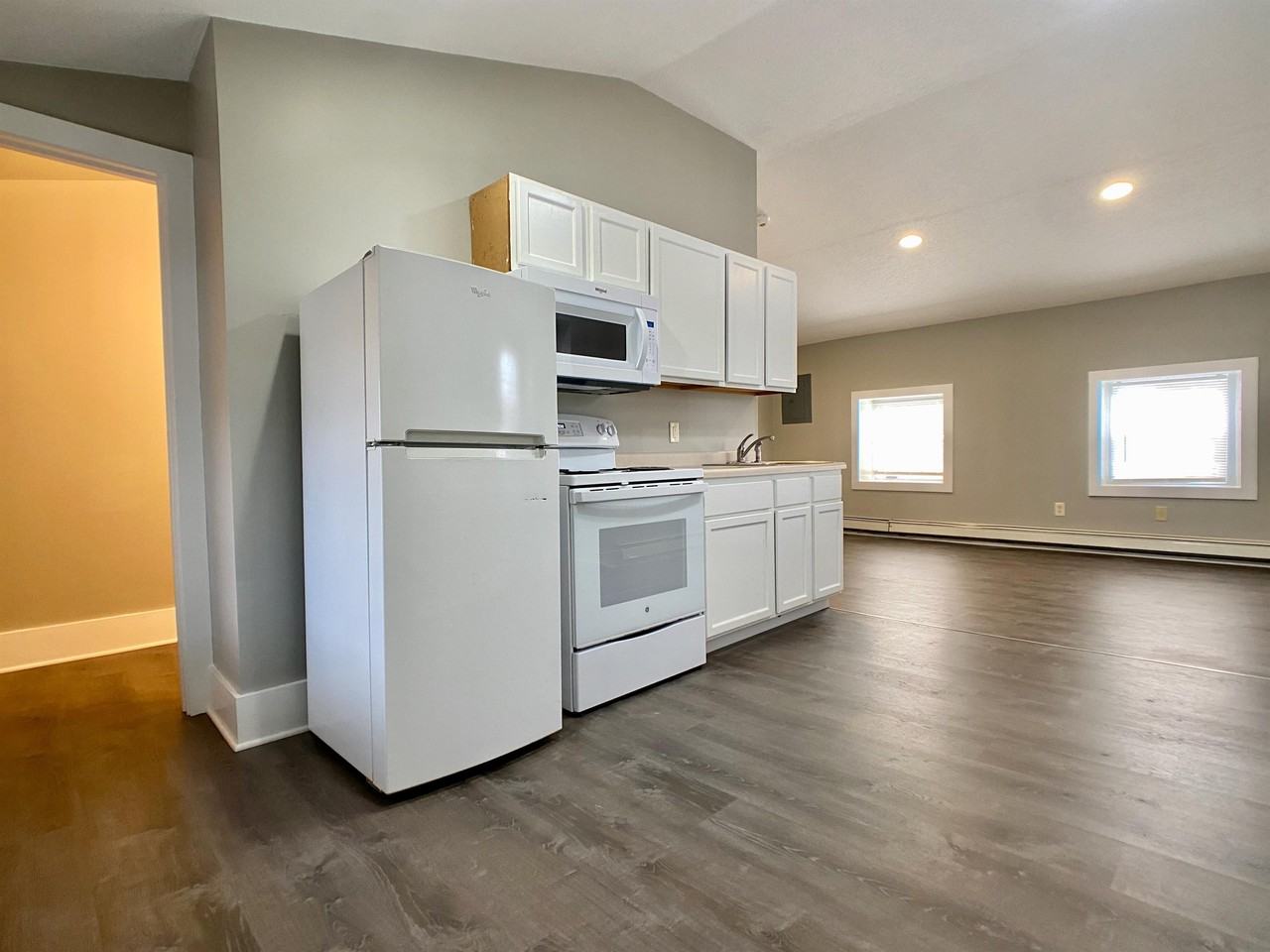 820 S Minnesota Ave #4 - Photo 3 of 6