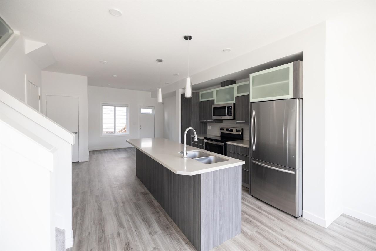 15022 99 Ave Nw - Photo 3 of 16