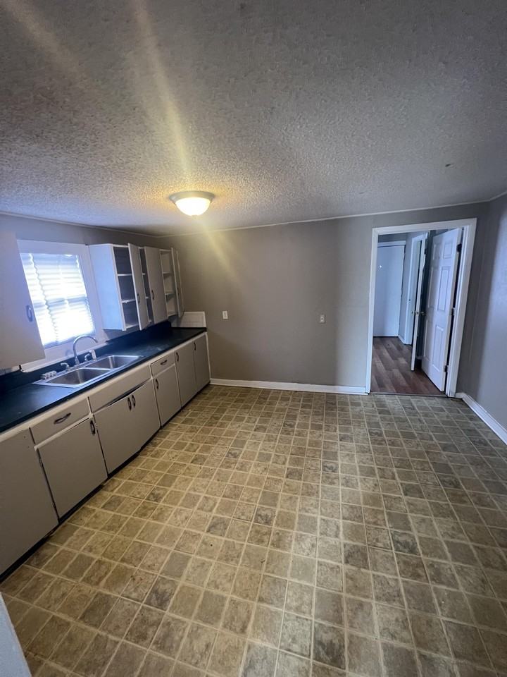 306 N Western St #1 - Photo 3 of 9