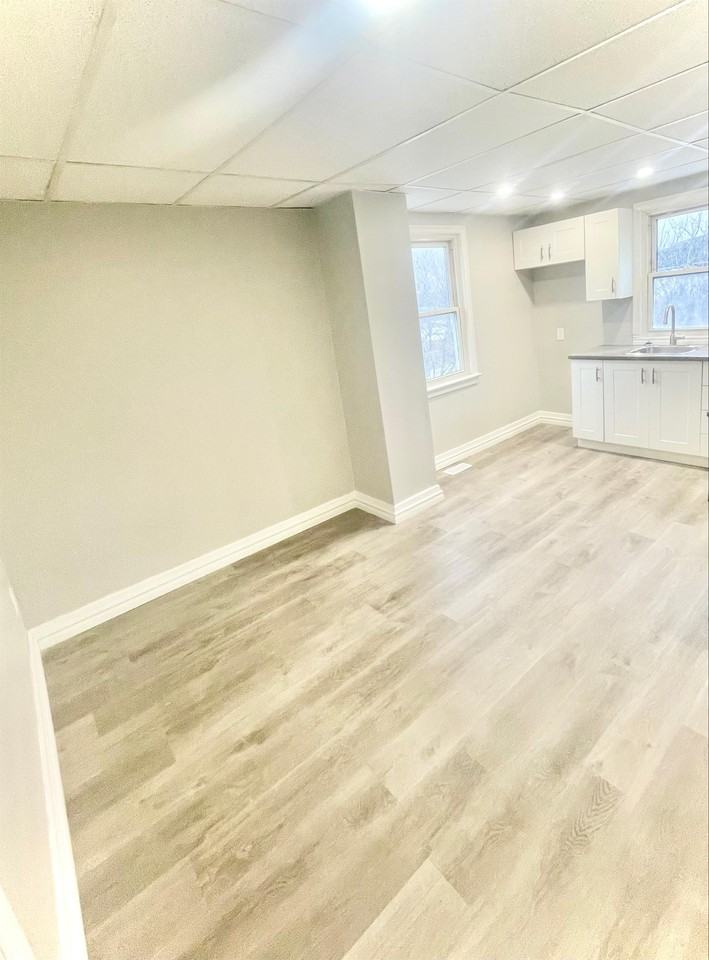 183 Mountain St #5 - Photo 2 of 6