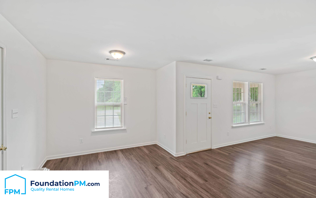 5 E Byfield Dr #1 - Photo 7 of 21