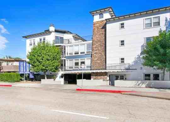 4636 Cahuenga Blvd - Photo 7 of 34