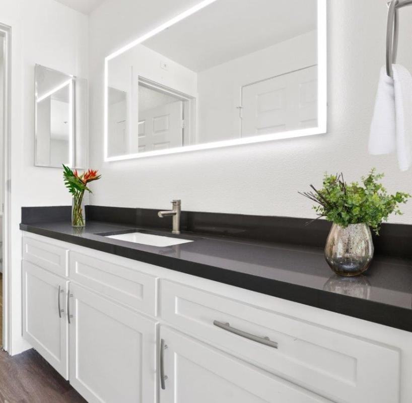 4636 Cahuenga Blvd - Photo 6 of 34