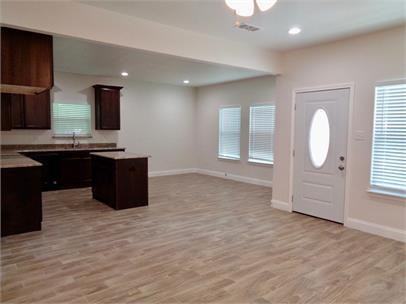 1120 Oneal St - Photo 2 of 17