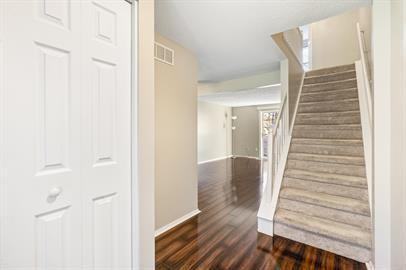 601 Arkwood Dr #1 - Photo 3 of 25