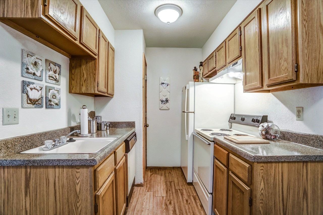 Forest Pointe - Photo 4 of 50